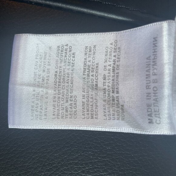 BOSS Hugo Boss White Button-Down Linen Shirt. Size: XL - Picture 12 of 13